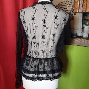 ESKÜVŐ - Elegáns fekete hímzett, gyöngyös női blúz