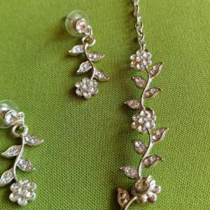 ESKÜVŐ ÉSZ19 – Kristályköves virágos ékszer szett: nyaklánc + fülbevaló