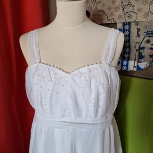 ESKÜVŐ - Gyöngyös fehér A vonalú , akár kismama menyasszonyi ruha