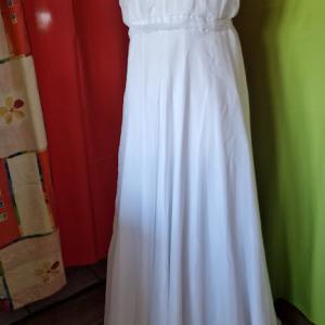 ESKÜVŐ - Gyöngyös fehér A vonalú , akár kismama menyasszonyi ruha