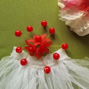 ESKÜVŐ HAD135 - Gyöngyös virágos piros Menyecske hajtű, hajdísz