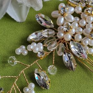 ESKÜVŐ HAD251 - Menyasszonyi kristályköves, gyöngy virágos hajfésű, hajdísz