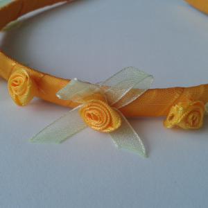 ESKÜVŐ HPT20 - Napsárga szatén rózsás hajpánt, hajráf