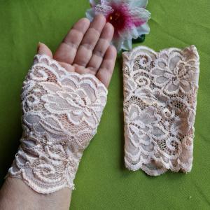 ESKÜVŐ KTY65 – 15cm-es ujjatlan barack színű csipke kesztyű