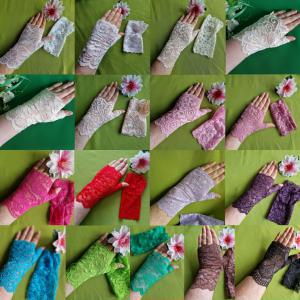 ESKÜVŐ KTY67 - 18cm-es egy ujjas padlizsánlila csipke kesztyű