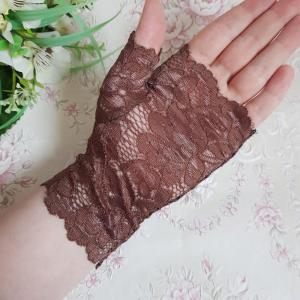 ESKÜVŐ KTY74 - 16cm-es egy ujjas csokoládébarna csipke kesztyű