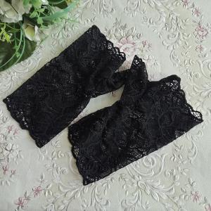 ESKÜVŐ KTY99 - 17cm-es egy ujjas fekete csipke kesztyű