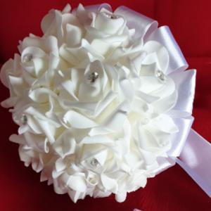 ESKÜVŐ MCS01 - 20x25cm-es Menyasszonyi csokor fehér habrózsákból