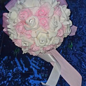 ESKÜVŐ MCS07 - Menyasszonyi csokor, gyűrűpárna, vőlegényi kitűző - rózsaszínben