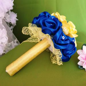 ESKÜVŐ MCS16 - Menyasszonyi csokor királykék és sárga szatén rózsából