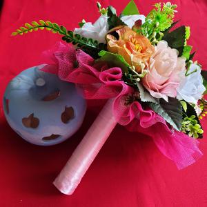 ESKÜVŐ MCS39 - menyasszonyi csokor szett:  autódísz, 2db csuklódísz, 2db kitűző + 2db csokor