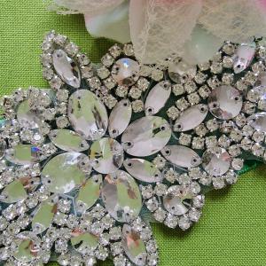 ESKÜVŐ MÖV27 – Kézzel varrt strasszköves menyasszonyi öv 25x10cm