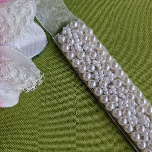 ESKÜVŐ MÖV55 – Handmade - Hófehér és fehér gyöngyös menyasszonyi öv 44x2,3cm-es