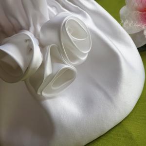 ESKÜVŐ MSZ08 - Menyasszonyi szütyő, tatyó fehér rózsákkal