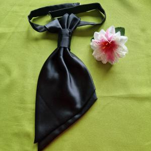ESKÜVŐ NYD01 - Fekete színű szatén nyakkendő + díszzsebkendő