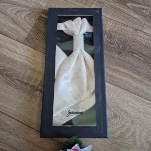 ESKÜVŐ NYD10 - Ekrü színű virág mintás selyem szatén nyakkendő + díszzsebkendő