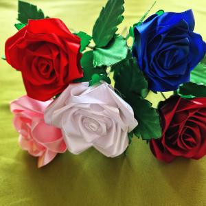 ESKÜVŐ RZS04 - Kézzel készített piros szatén rózsaszál