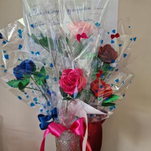 ESKÜVŐ RZS07 - Kézzel készített szatén rózsaszál csomagolva
