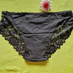 FEN146.5 - Hagyományos fazonú csipkés elejű női bugyi - fekete 5XL-es