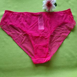 FEN152 - Női fehérnemű - Hagyományos fazonú pink hímzett elejű bugyi L-XL
