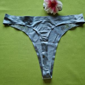 FEN154 - Női fehérnemű - Tanga fazonú grafit szürke selyem csipkés bugyi M