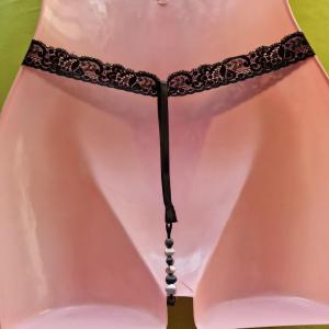 FEN165 - Női fehérnemű - Csipkés, gyöngyös G-string tanga bugyi