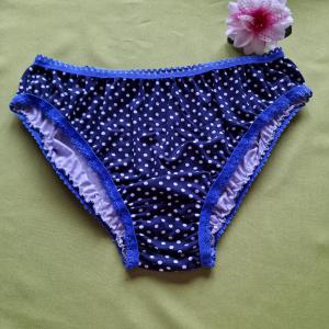 FEN47 - Női fehérnemű - Hagyományos fazonú pöttyös pamut bugyi 2XS-3XL/32-54
