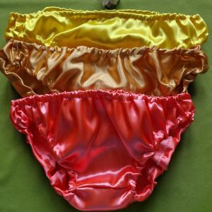 FEN56 - Fecske tipusú FÉRFI szatén bugyi, alsónadrág