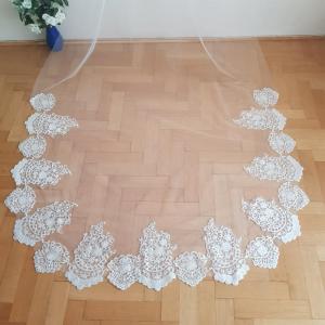 FTY122 - 1 rétegű, csipkés szélű EKRÜ, 3 méteres menyasszonyi fátyol