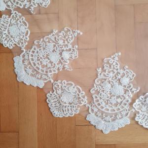 FTY122 - 1 rétegű, csipkés szélű EKRÜ, 3 méteres menyasszonyi fátyol