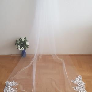 FTY123 - 1 rétegű, 3D virágos, csipkés szélű FEHÉR, 3 méteres menyasszonyi fátyol