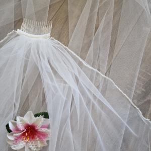 FTY136 - 1 rétegű, GYÖNGYÖS szélű ekrü menyasszonyi fátyol 200x150cm