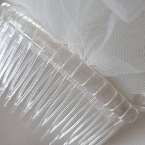 FTY143 - 1 rétegű, hímzett, filtteres, csipkés szélű Hófehér menyasszonyi fátyol 300x150cm