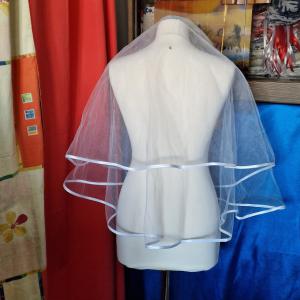 FTY84B - 2 rétegű, szatén szegélyű Hófehér menyasszonyi fátyol 60/78x150cm