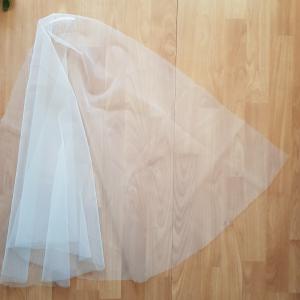 FTY94 - 1 rétegű, szegetlen, Ekrü menyasszonyi félkör fátyol 60x100cm