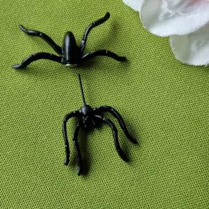 FÜL70 - Fekete PÓK beszúrós fülbevaló