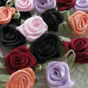 Kb. 12mm-es Szatén rózsa virág leveles - több színben