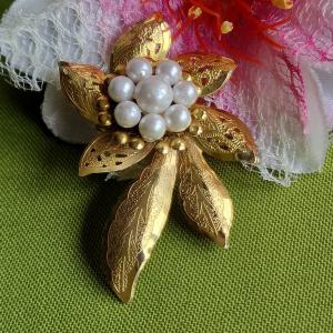 Kitűző, bross BRO427 - Antik hatású arany leveles virág 45x58mm