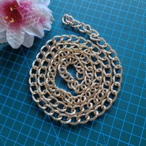 NK01 - Nagy szemű arany színű táska fül, "nyaklánc"