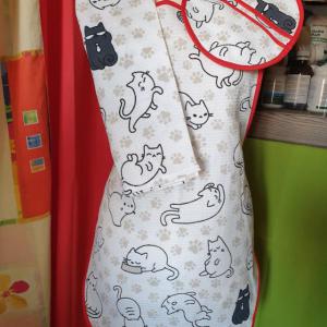 OTT19 - Cica macskás pamut konyhai szett: kötény, edényfogó, konyharuha (törlőkendő)