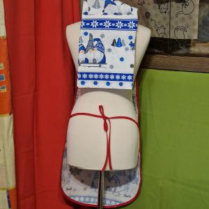 OTT37 - Karácsonyi, manó mintás pamut konyhai szett: kötény, konyharuha (törlőkendő)