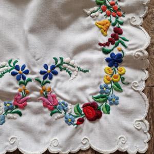 OTT46 - Handmande - Matyó mintás hímzett asztali futó, terítő 75x38cm