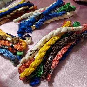 RÖV36 - 11db-os 24m-es minőségi német hímzőfonal