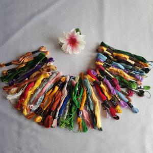 RÖV39 - 25db-os 25m-es 6 szálas színtartó osztott hímzőfonal