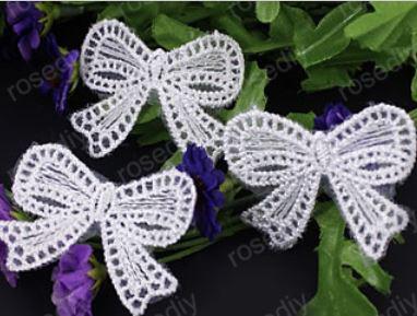 Fehér csipke masni 50x37mm