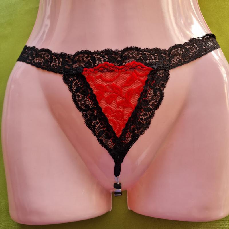 FEN166 - Női fehérnemű - Csipkés, gyöngyös G-string tanga bugyi