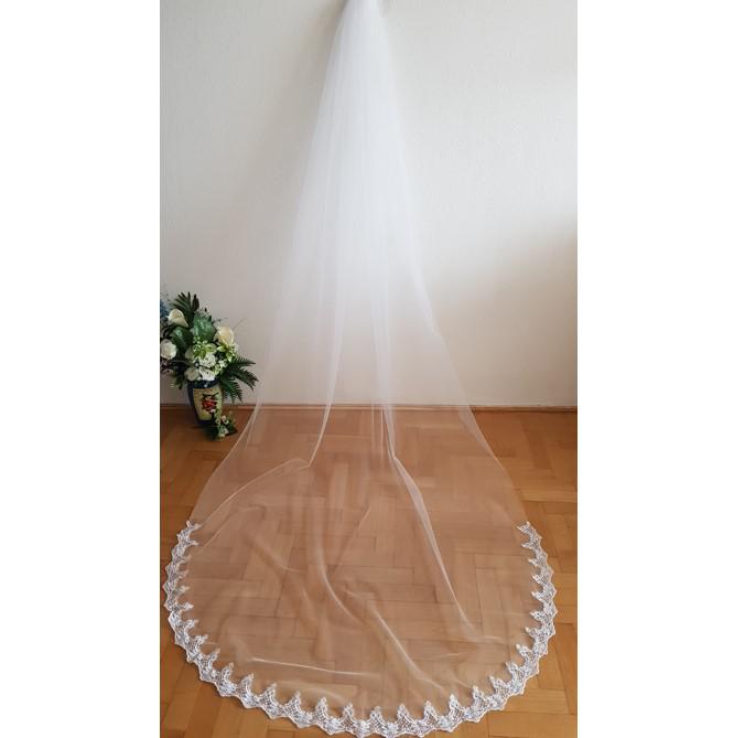 FTY112 - 1 rétegű, hímzett csipkés szélű Hófehér menyasszonyi fátyol 300x150cm