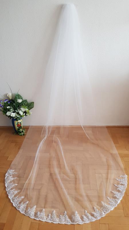 FTY113 - 1 rétegű, flitteres, hímzett csipkés szélű Hófehér menyasszonyi fátyol 300x150cm