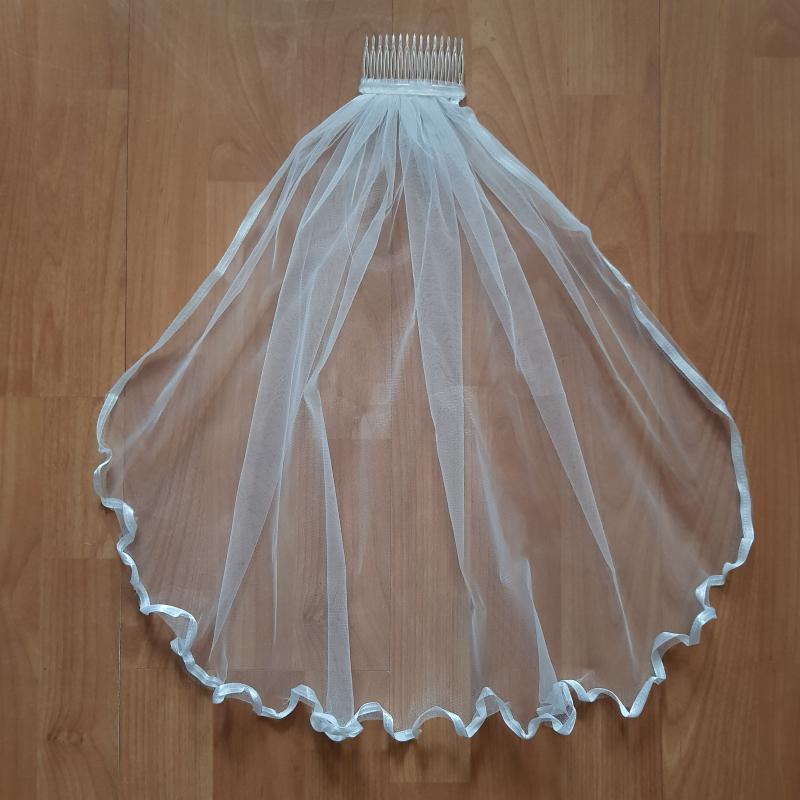 FTY15 - 1 rétegű, hullámos szatén szélű, Ekrü MINI menyasszonyi fátyol 30x100cm