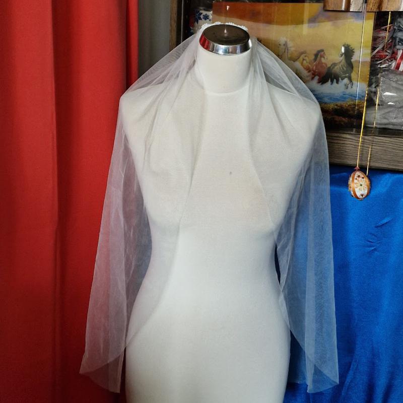 FTY152 - 1 rétegű, szegetlen, csipke virágos Ekrü menyasszonyi fátyol 80x150cm